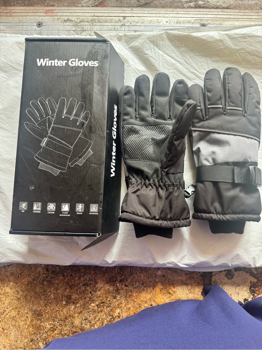Winter Waterproof Warm Gloves. Size S See pictures. Great Gift